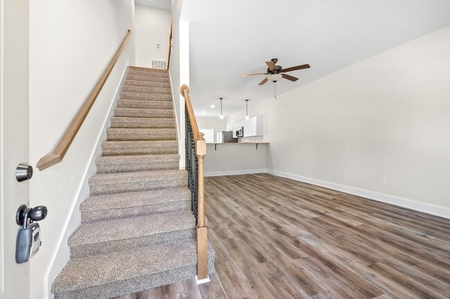 Photo - 445 Oak St