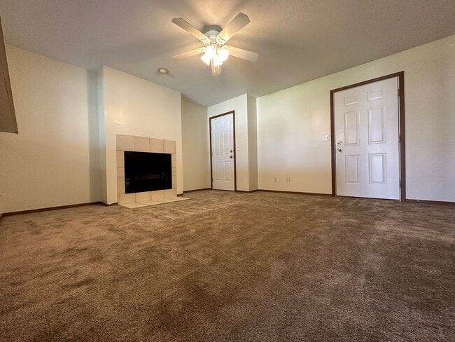 Photo - 94 Yotzonot Dr