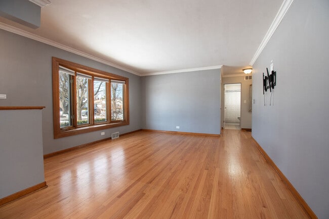 Photo - 131 S Lodge Ln