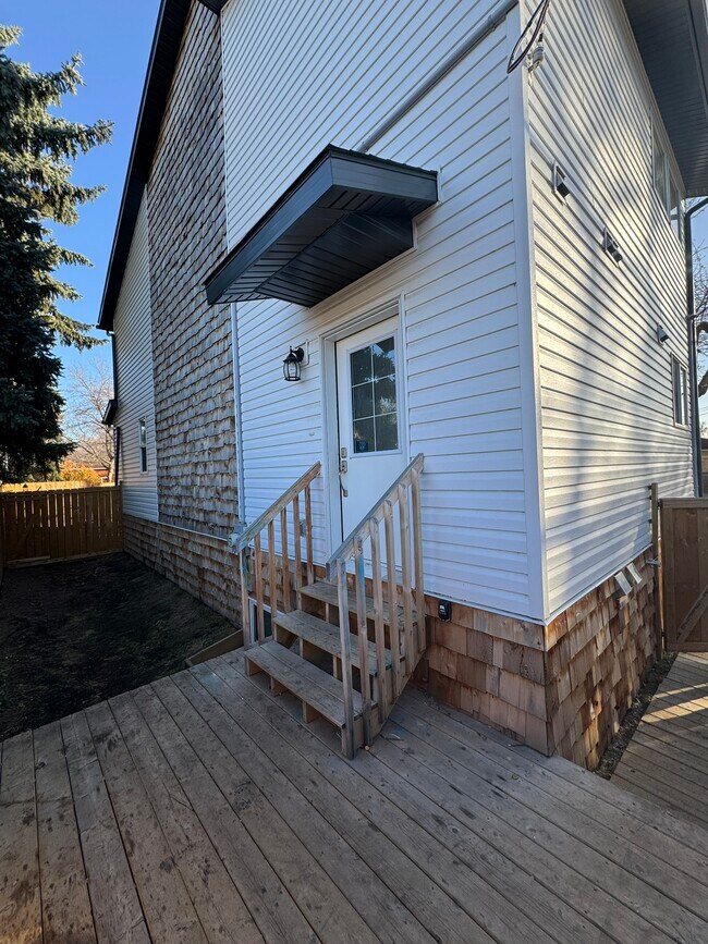 Photo - 8812-8114 114 Ave NW