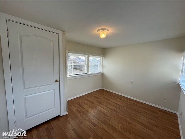 Photo - Bright & Spacious 3 bedroom, 1 bath Home for Rent!