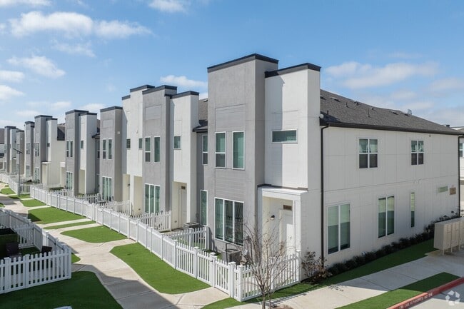 Photo - 21455 Merchants Way