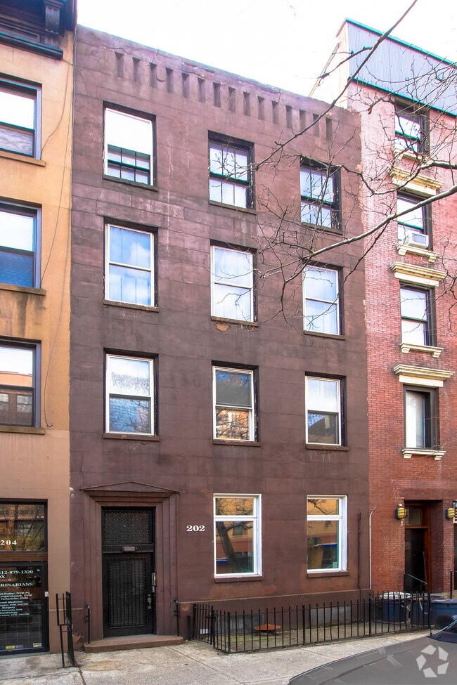 Photo - 202 E 76th St