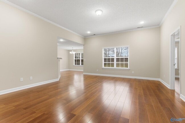 Photo - 124 Carillo Ln