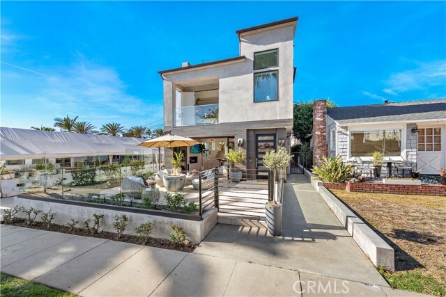 Photo - 415 Marguerite Ave
