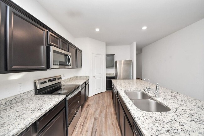 Photo - 1060 Fraser Fir Ln