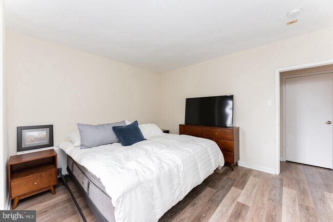 Photo - 135 S 19th St Unit 707