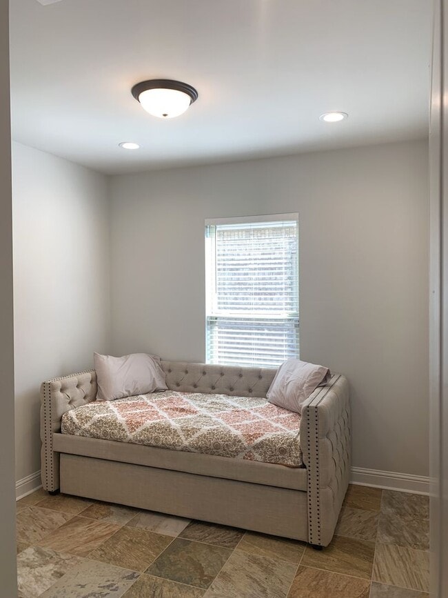 Photo - Beautiful 4 Bedroom 2.5 Bath Available for...