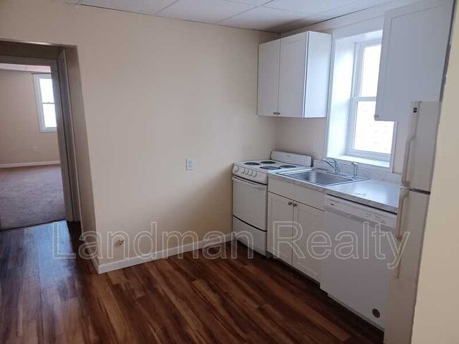 Photo - 616 Montclair St