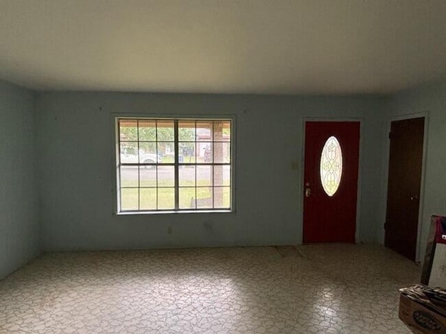 Photo - 104 Davis St