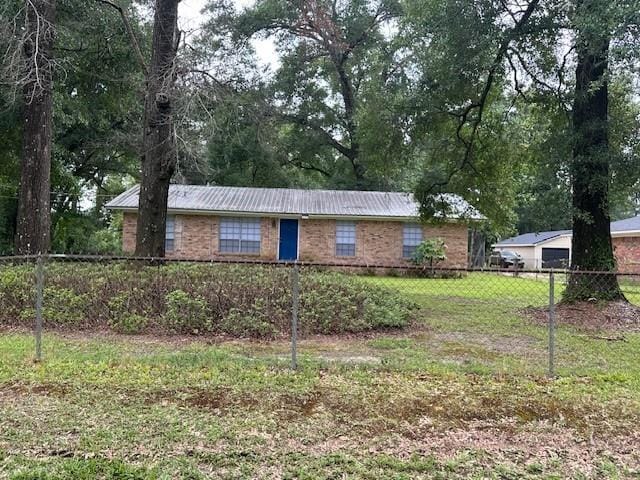 Photo - 115 W Pine Ave House