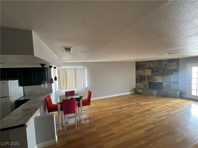 Photo - 2807 Tulip Ct Unidad 1