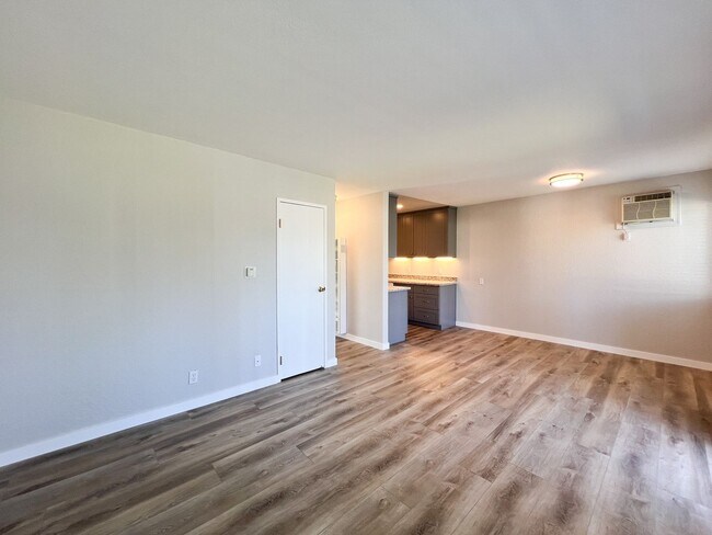 Photo - Pine Street, 1750-1780* Unidad 1780