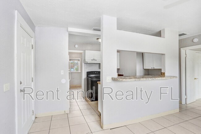 Photo - 827 Paris Ave S