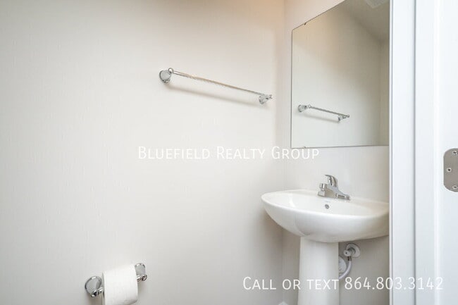 886 Cranbrook Dr