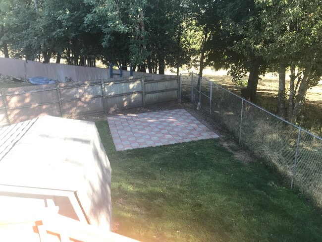 Backyard patio - 1237 SE Olvera Pl