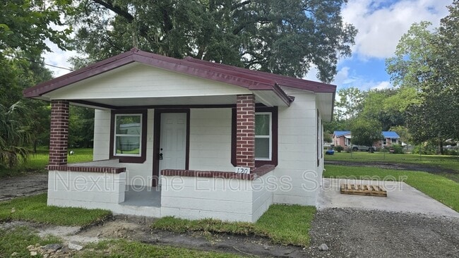 Building Photo - 120 Mccallman Rd Rental