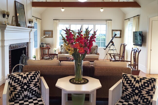 Photo - 16 Two Mile Hollow Rd