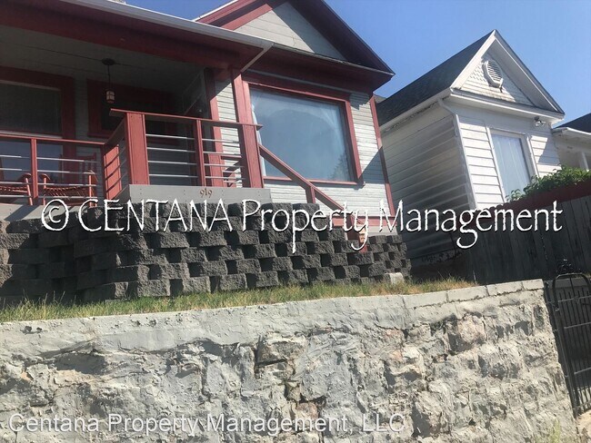 Photo - 2 br, 1 bath House - 919 W Woolman St