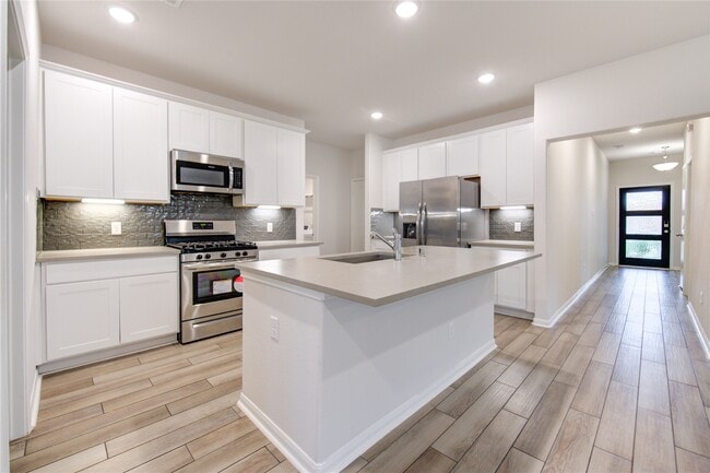 Building Photo - 2536 Malibu Gln Dr