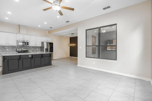 Photo - 10308 N 13th St