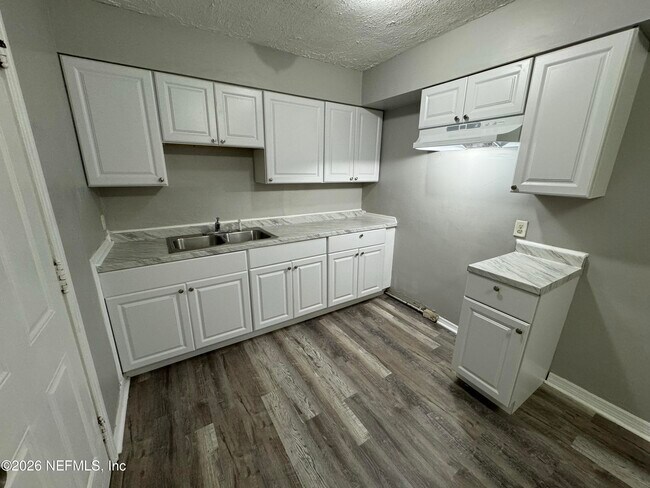 Photo - 5035 Campenella Dr