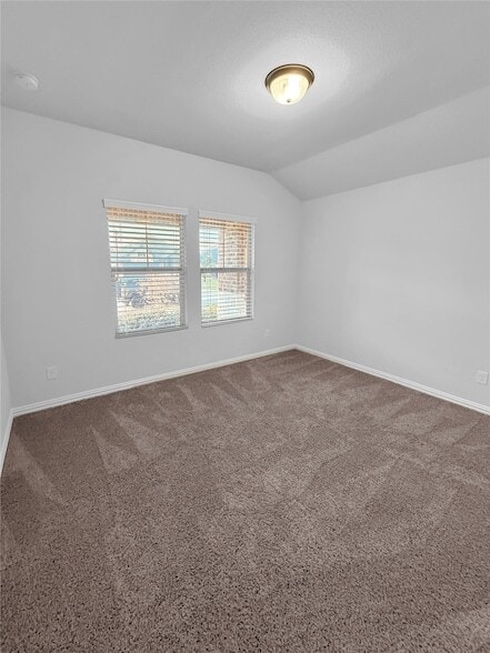 Photo - 503 Fox Ridge Dr