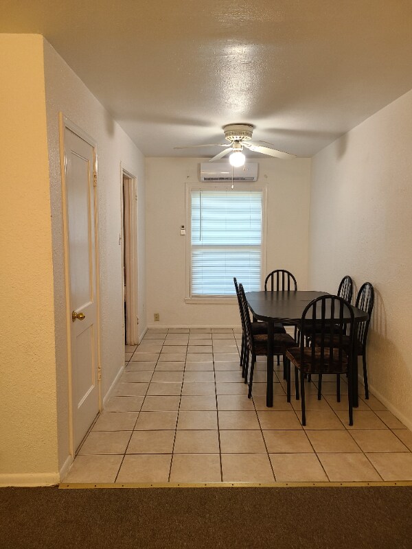 Photo - 641 Robinson St Unidad 3