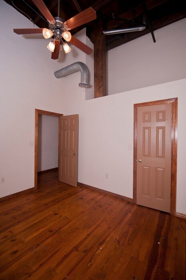 Photo - Stove Works Lofts 204 Unidad SW 204