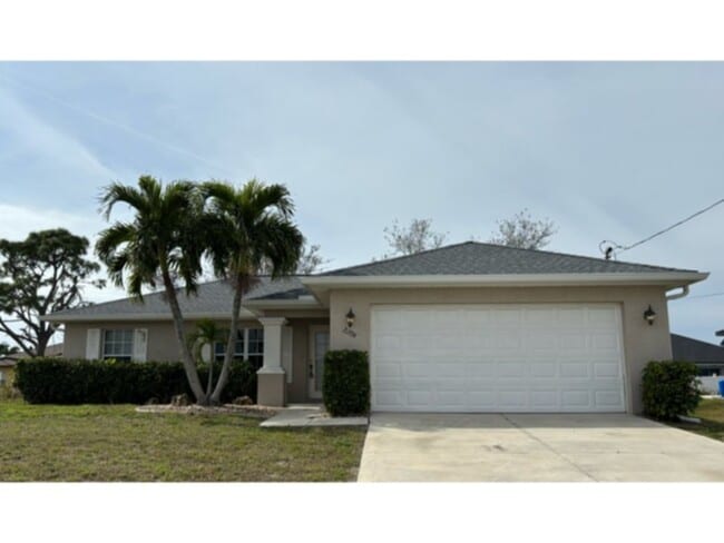 Building Photo - Available Soon! Nice 3 Bedroom 2 bath spli... Rental