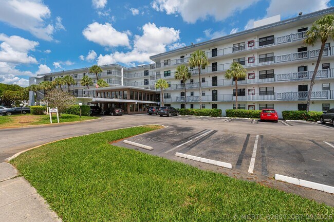 9235 SW 8th St Unit 405