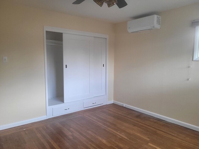 Photo - 2106 Albany Dr