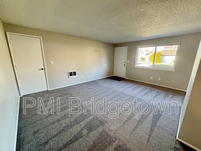 Photo - 3690 NE 8th St