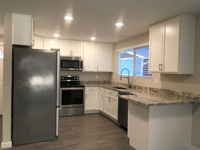 Photo - 61464 Little John Ln