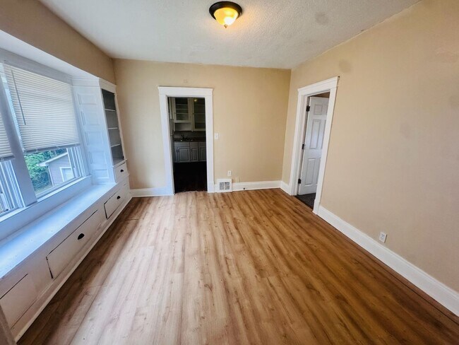 2919 E 120th St Unit 2
