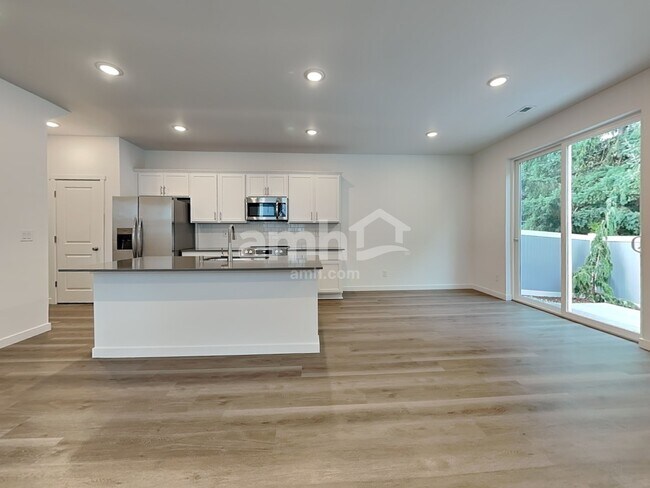 Photo - 5003 Washington St SE