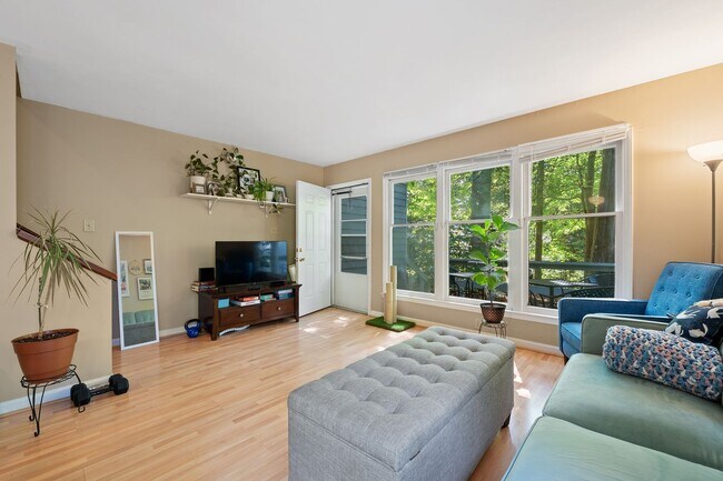 Photo - 2bd/2.5ba Townhouse Less than 1 Mile from ...