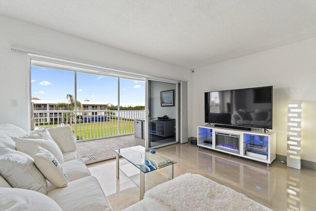 Photo - 100 Waterway Rd Unidad E305