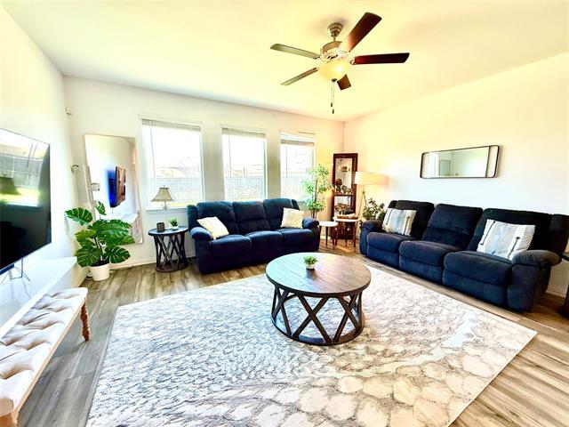 Photo - 1601 Lake Grove Dr
