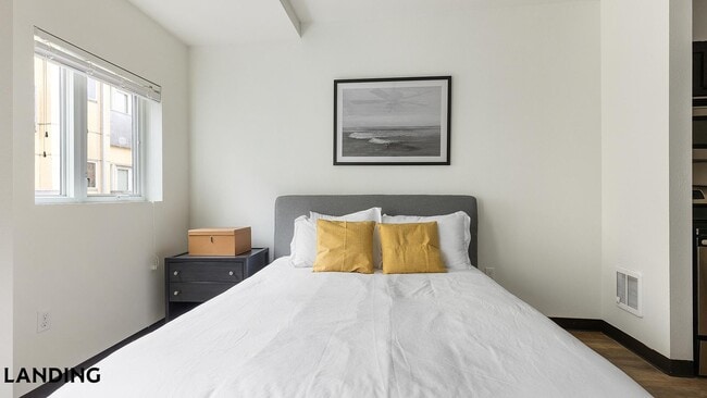 Photo - 1430 NW Pettygrove St Unit C306