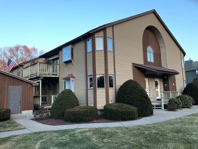 Building Photo - 163 Pine Grove Dr Unit 163