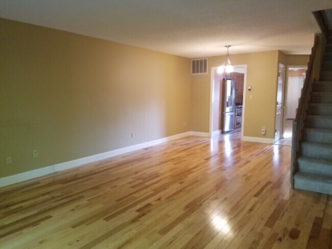 Photo - 1608 Mill Pond Dr