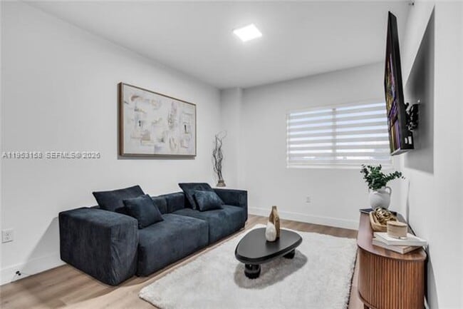 Photo - 3728 NW 19th Ave Unit 3728 NW 19th Ave  304