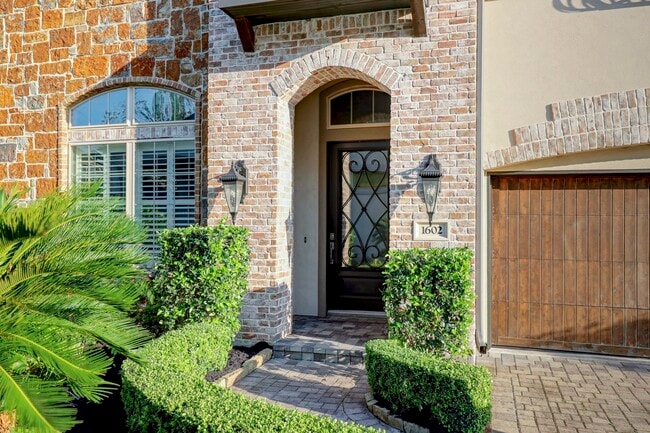 Photo - 1602 E Rose Terrace Ln