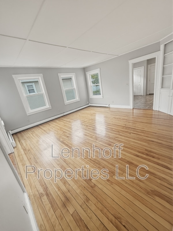 Photo - 130 S Elm St