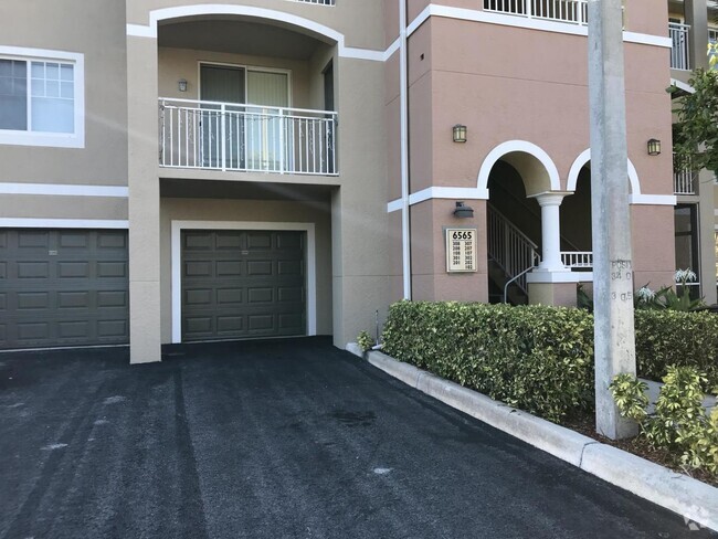 Building Photo - 6565 Emerald Dunes Dr Unit 108 Rental