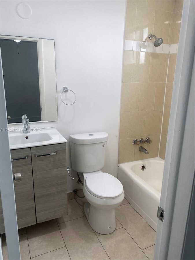 Photo - 479 SW 3rd St Unit 4