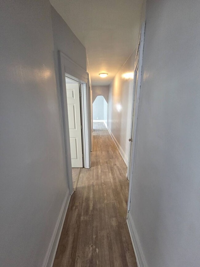 4008 Ardmore Ave Unidad 2 - DN Right/West