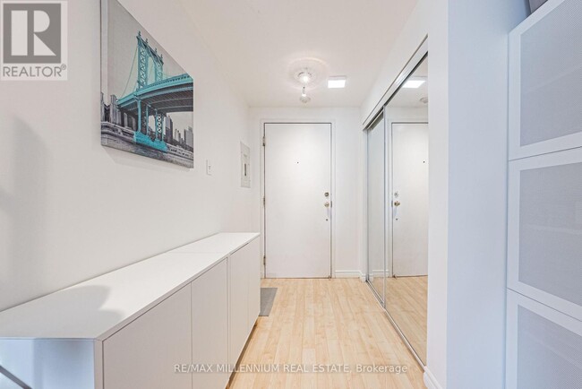 Photo - 135 James St S Unit 1401