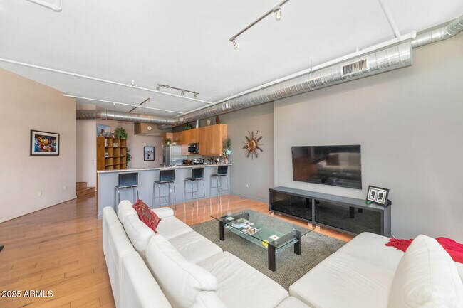 7301 E 3rd Ave Unit 305